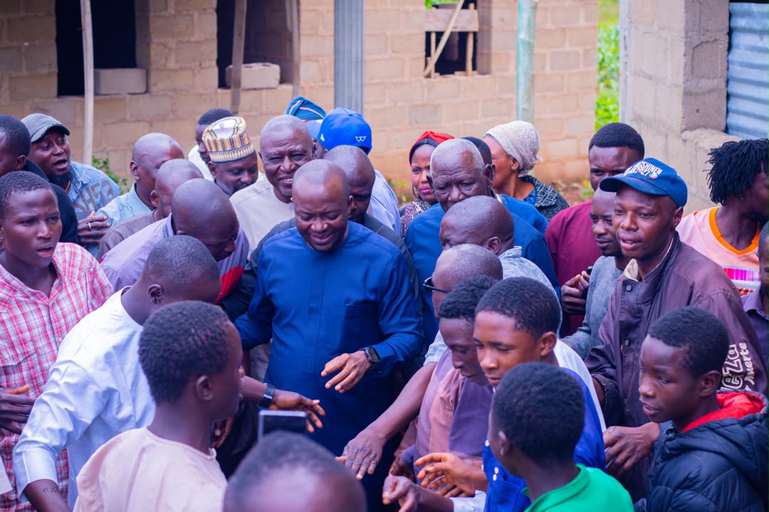 Barji greeted by a large crowd